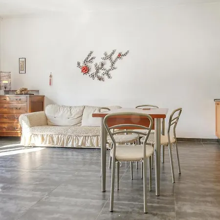 2 Bedroom Cozy In Igea Marina Bellaria-Igea Marina