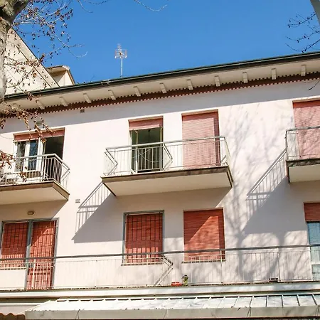 2 Bedroom Cozy In Igea Marina * Bellaria-Igea Marina