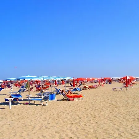 2 Bedroom Cozy In Igea Marina * Bellaria-Igea Marina