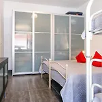 2 Bedroom Cozy In Igea Marina 아파트 벨레지아아지마리나