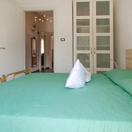 2 Bedroom Cozy In Igea Marina